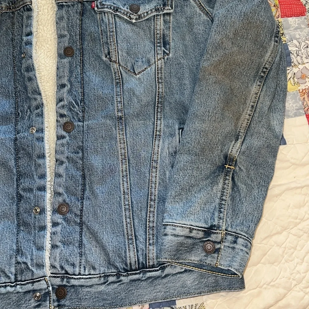 Vintage fleece lined distressed Levi’s denim jeans jacket large - Picture 4 of 8